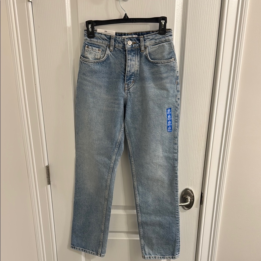 *New* Zara Women’s Blue Jeans